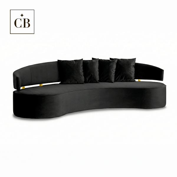 Sofá Brasley curvo em veludo preto, design sofisticado e luxuoso para ambientes modernos.